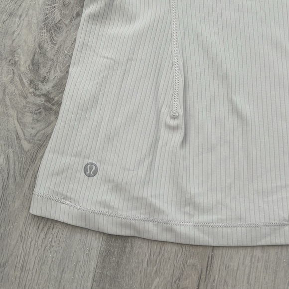 Lululemon top NWOT - Picture 5 of 7